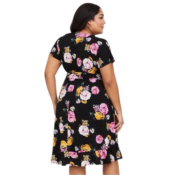 Torrid Mini Stretch Crepe Wrap Dress Black Fancy Flow Floral 2X - Picture 2 of 11